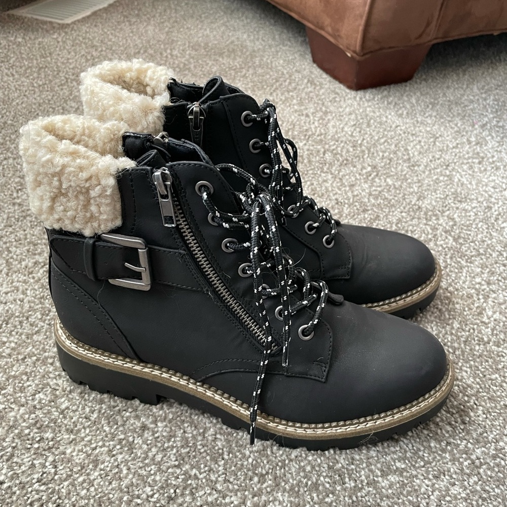 Women’s Universal Thread boots